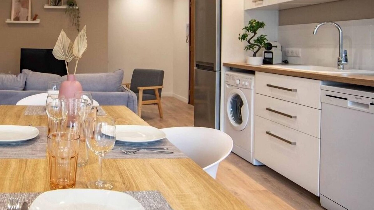 La Demi - Lune Apartment | Envie Lyonnaise Location ★ 10 persons ★ Terrace