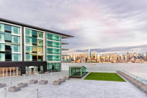 Weehawken Hotel | Envue, Autograph Collection