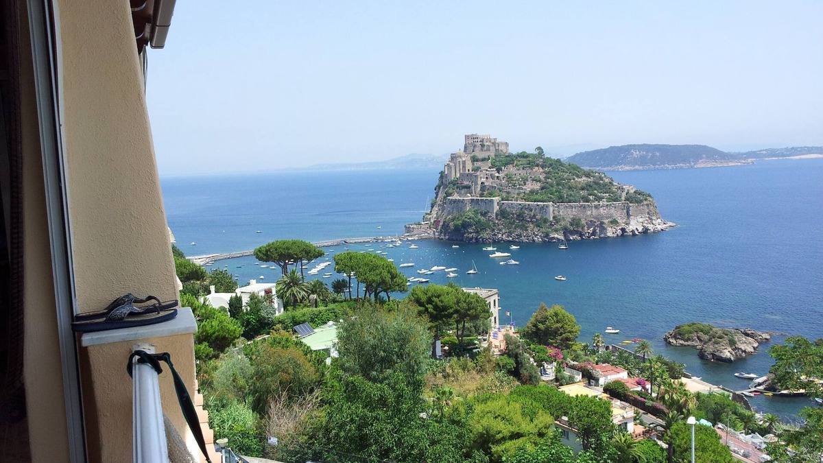 Ischia Porto Apartment | Enzo e Maria house with elevator