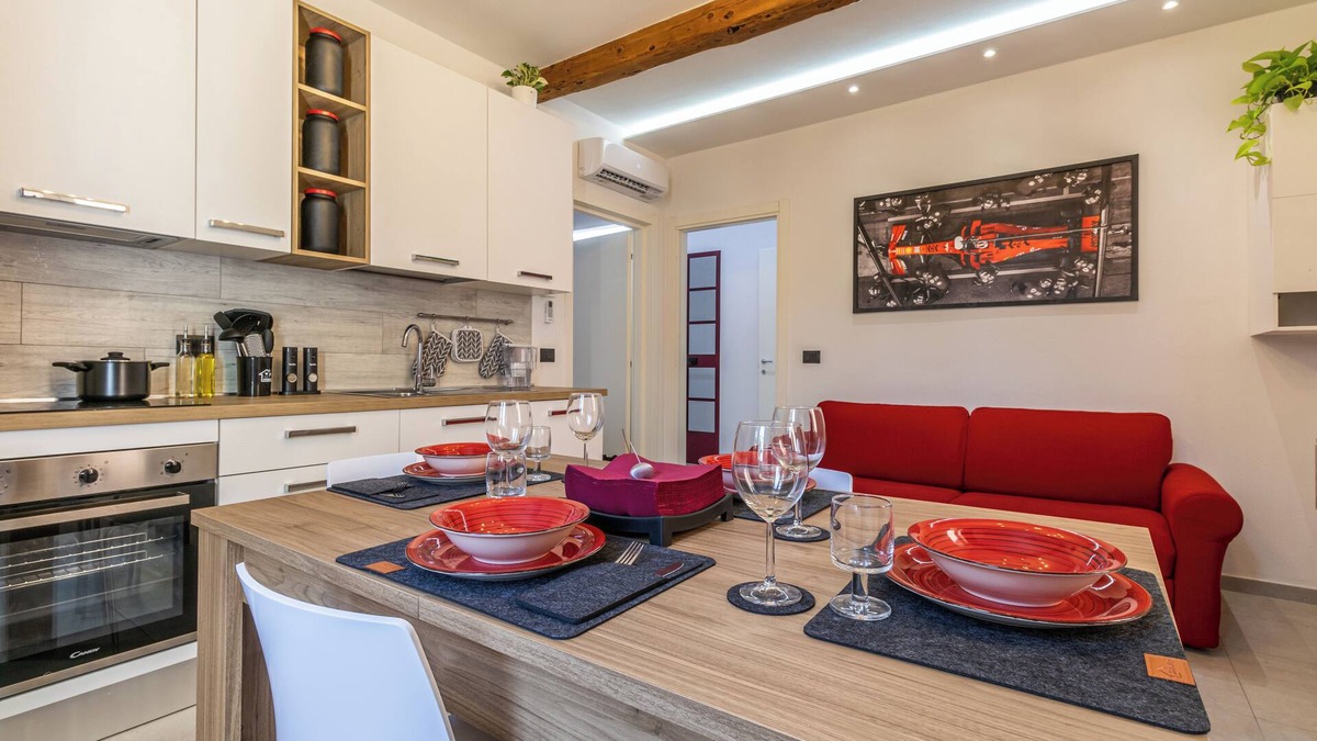 Old Town Apartment | Enzo Ferrari Museum|Stazione FS-WiFi-parking NO ZTL