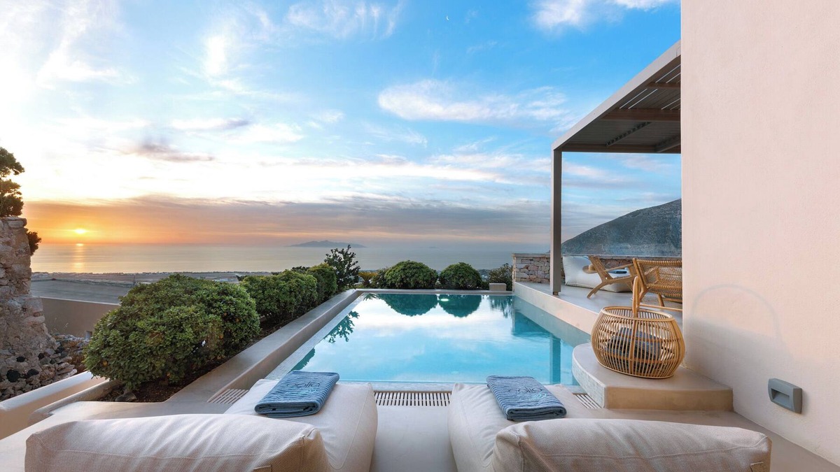 Santorini Villa | Eolia Senior Villa