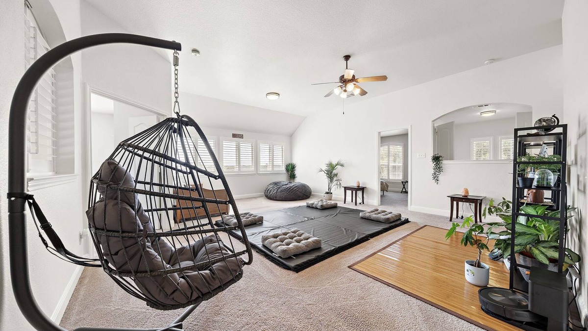 West Oak Hill House | Epic Austin Getaway Gym Yoga Yard BBQ Games WiFi