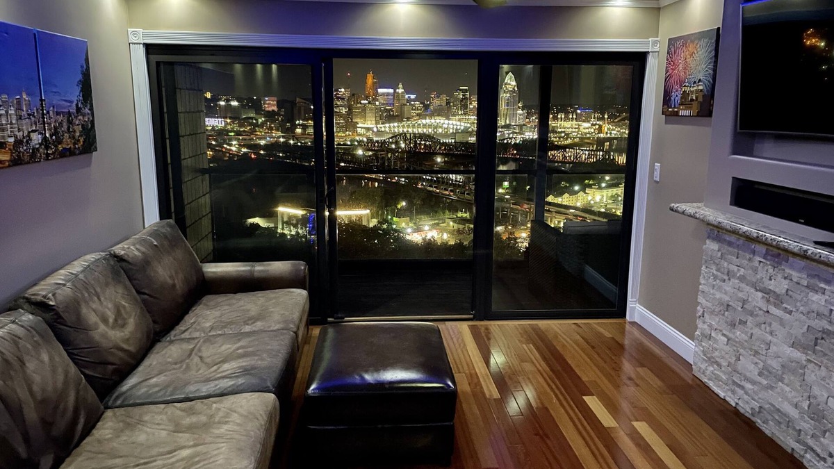Covington Condo | Epic Cincinnati Views ★ Starry LED Deck in Covington, Devou Park Hilltop Retreat