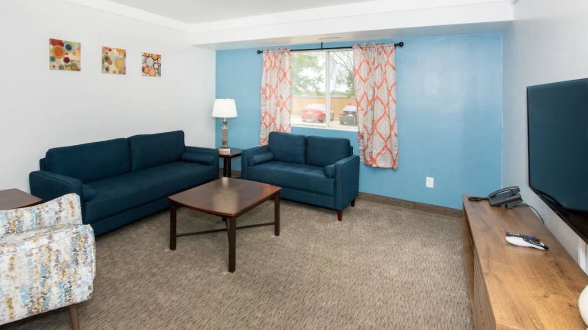 Indianola Apartment | Epic Corporate Apartment @ Hotel Pommier