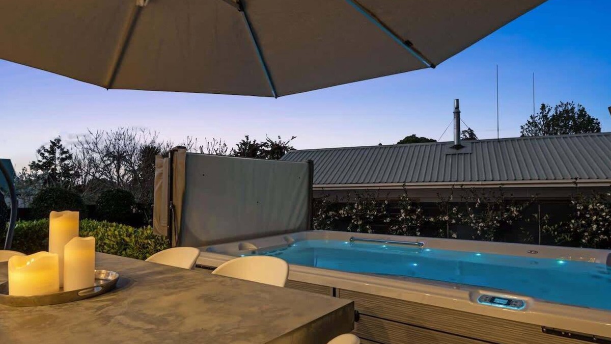 Lynmore House | Epic Escape | Huge Swim Spa & 2min to the Forest