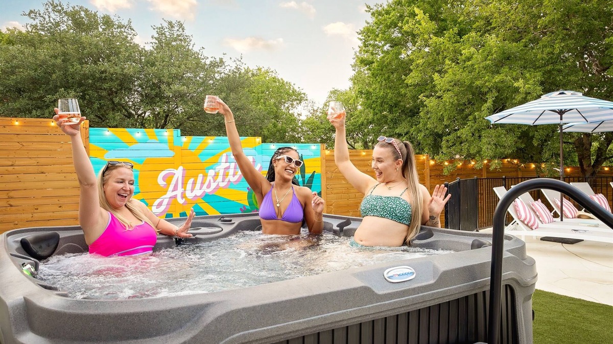 Gracywoods House | Epic Group Retreat: Pool, Hot Tub, Fire Pit, Games
