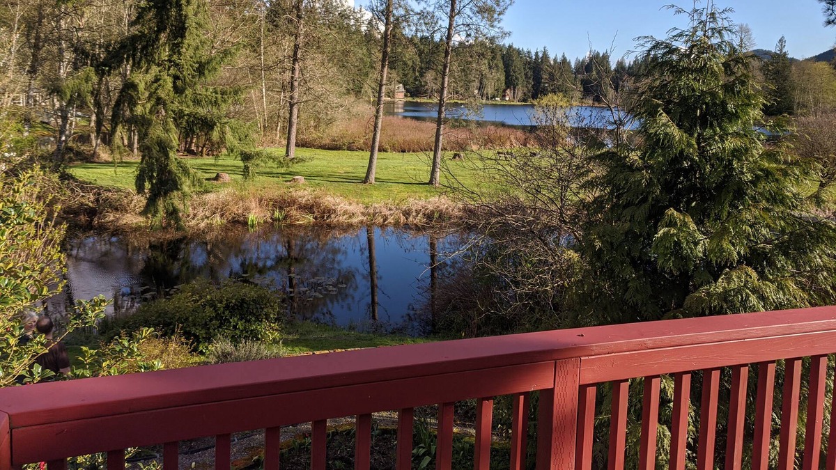 Sedro-Woolley House | Epic Lake House w kayaks and lake access by RedAwning