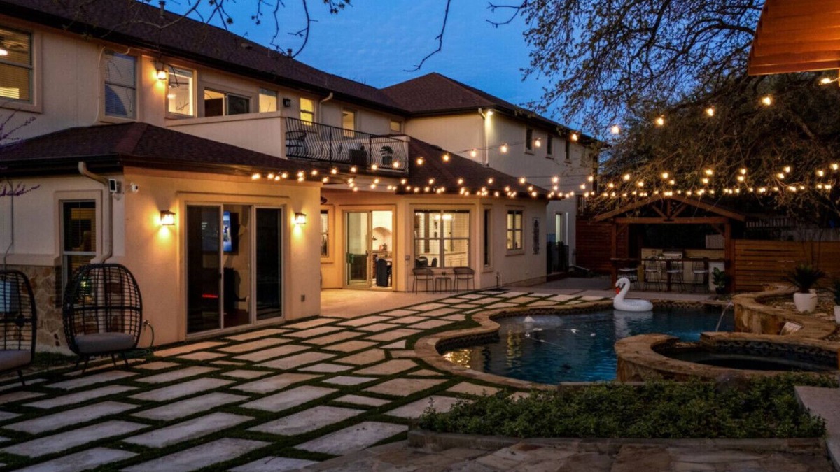 River Ridge House | Epic Retreat | Pool, Pickleball, Games, Playground