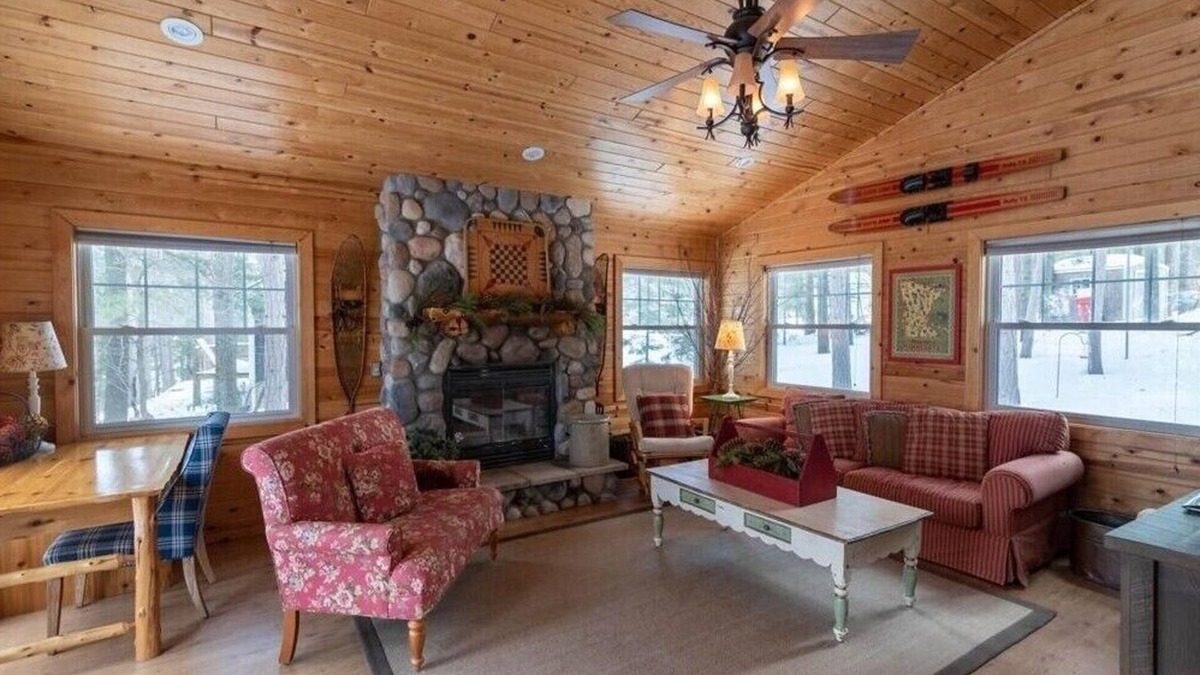 Pequot Lakes Cabin | Epic Sunset Views | Fire Pit | 2 Kings | Pontoon Available