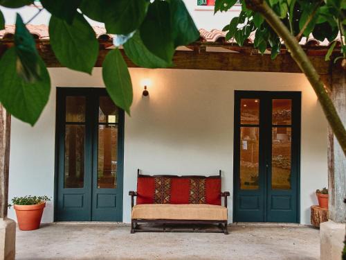 Cardielos House | Épicos House, Your home away from home.