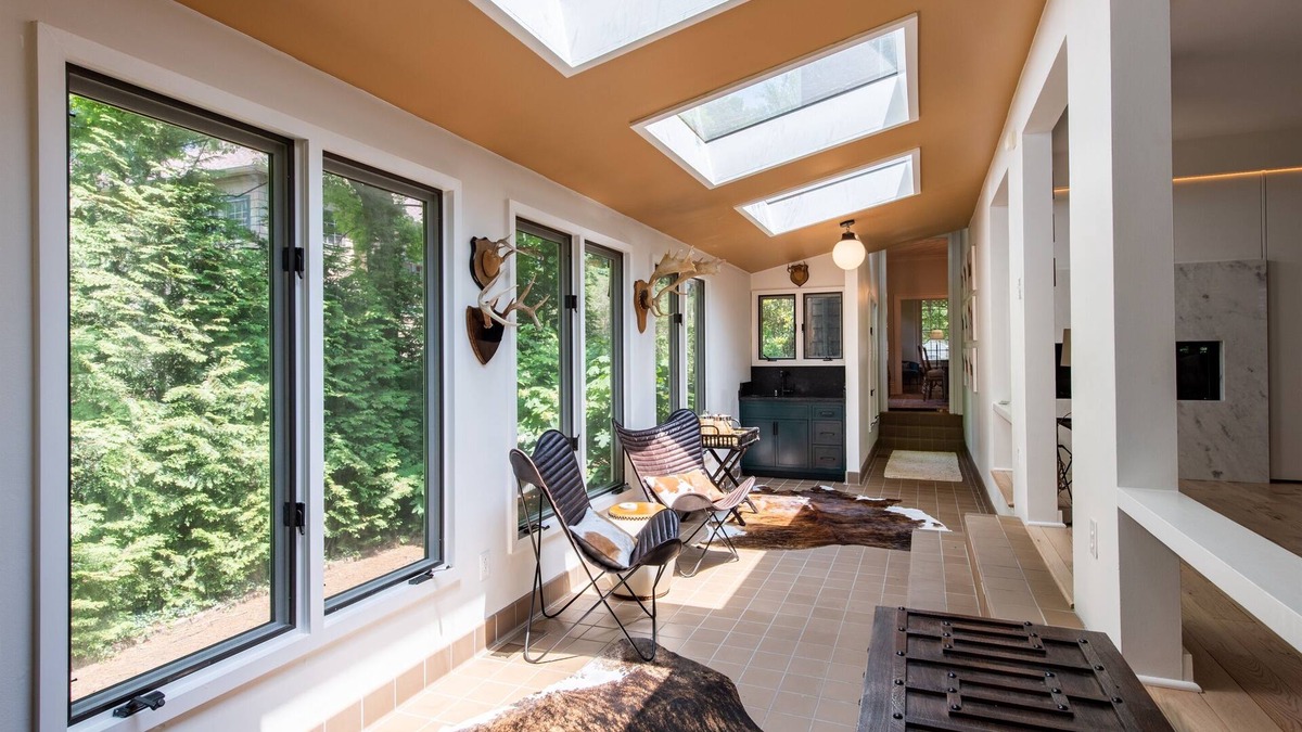 Versailles House | Equestrian Elegance Tranquil Retreat Horse Bourbon