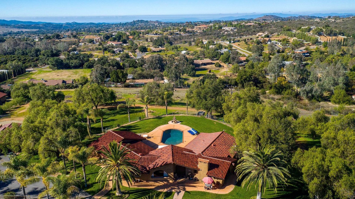 Valley Center House | Equestrian Estate w/Horse Stables & Pool!