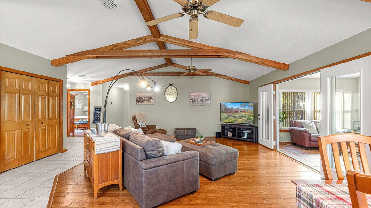 Ocala House | EQUESTRIAN THEMED HOME WITH PRIVATE POOL, CLOSE TO WEC AND FAST, PET FRIENDLY