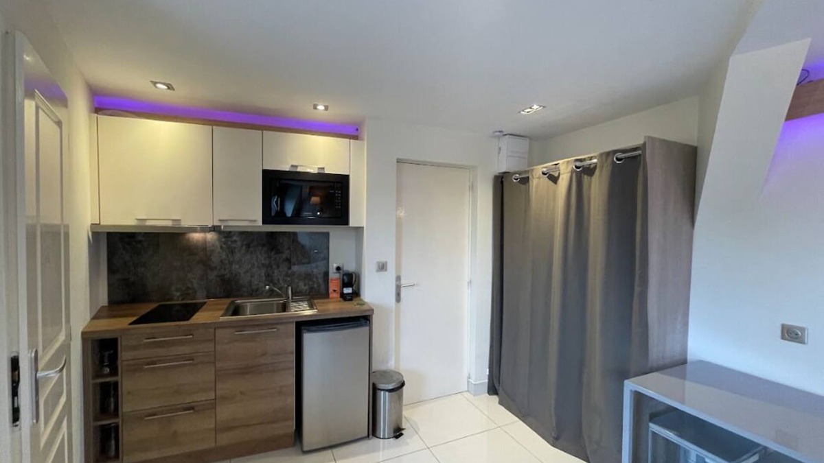 Montlucon Apartment | Equipped studio in city center, FREE WIFI