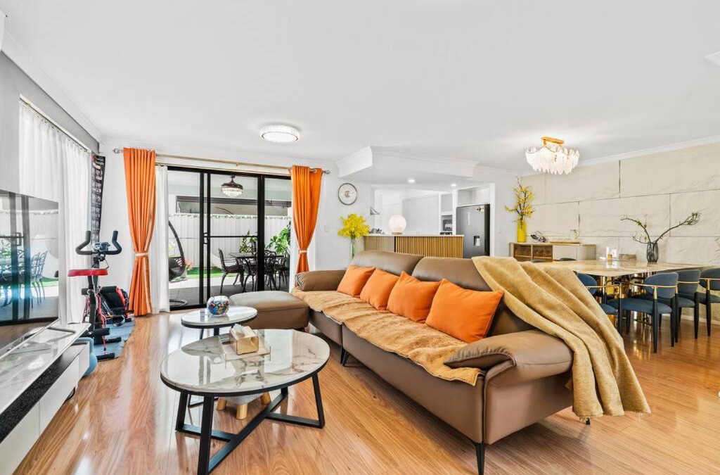 Victoria Park Villa | Equitice Autumn Moonlight Villa