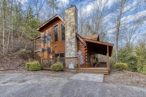 Pigeon Forge House | ER316- Black Bear Hideaway Great location- Close to town cabin