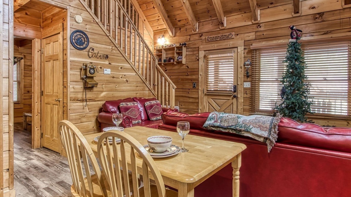 Pigeon Forge Cabin | Er317 - The Cubby Hole - Great Location - Close To Town 1 Bedroom Cabin by RedAwning