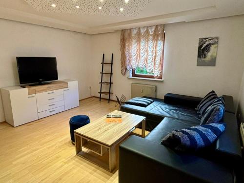 Pasing - Obermenzing Apartment | Erdgeschosswohnung neben Schloss Blutenburg mit privatem Garten