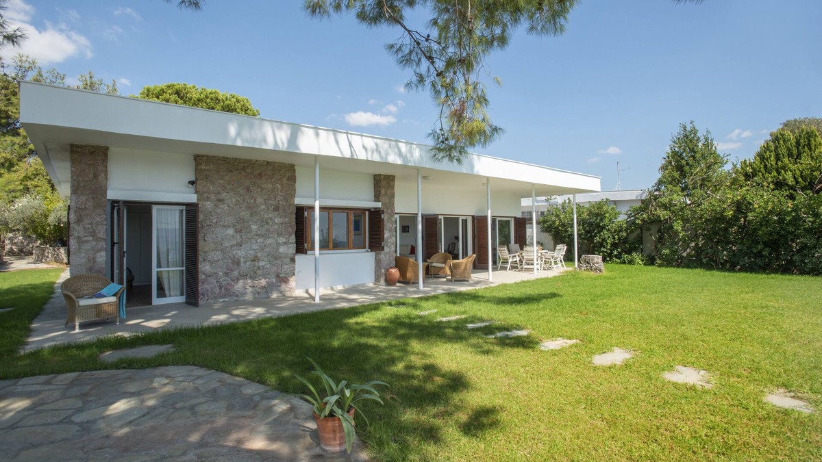 Eretria House | Eretria villa on the beach