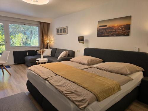 Bad Urach Apartment | Erholungs- Apartment am Kurpark & Therme Bad Urach