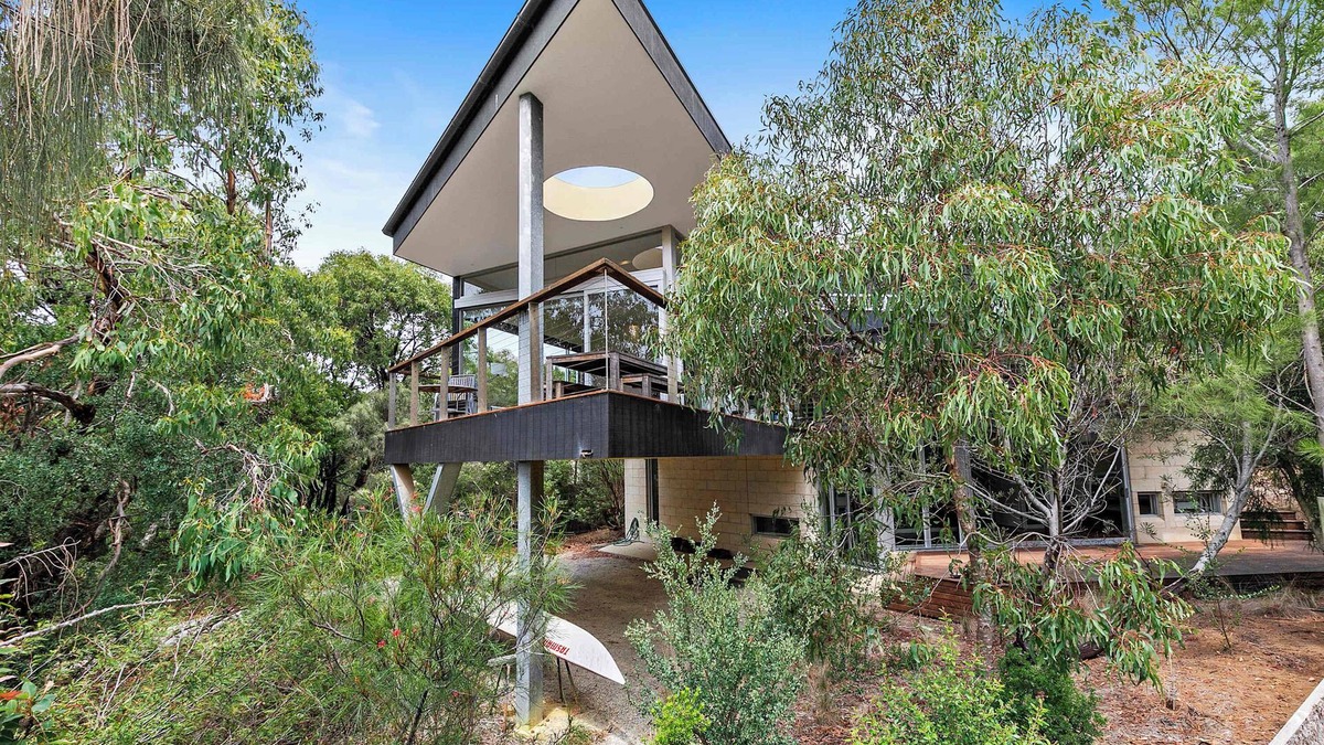 Aireys Inlet House | Erica Escape | Modern Treehouse Retreat