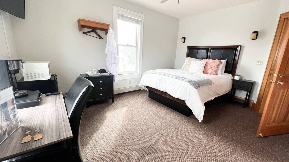 Bayfield Hotel | Erie Suite @ The Bayfield Guest House, Bayfield
