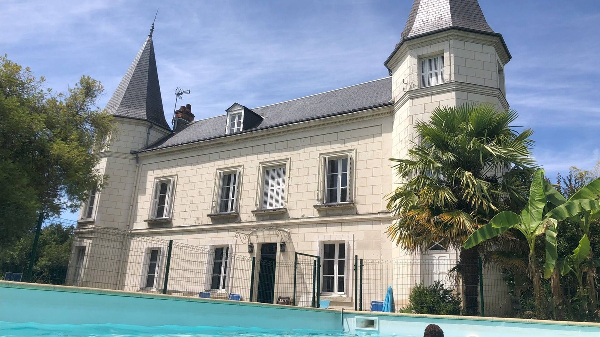 Saint-Avertin Ski Chalet | Ermitage Poolside
