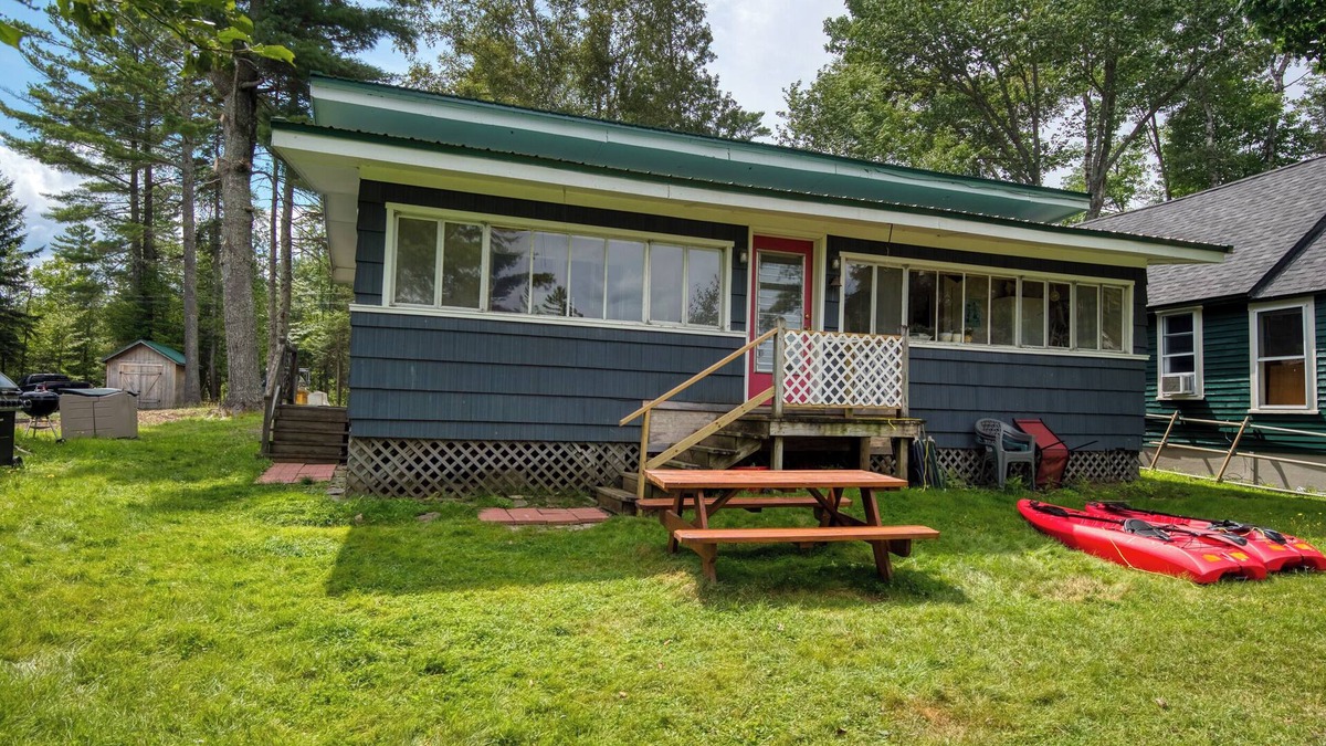 Oquossoc House | Ernie's Place - Small cottage on Rangeley Lake and close to Oquossoc Village and marina