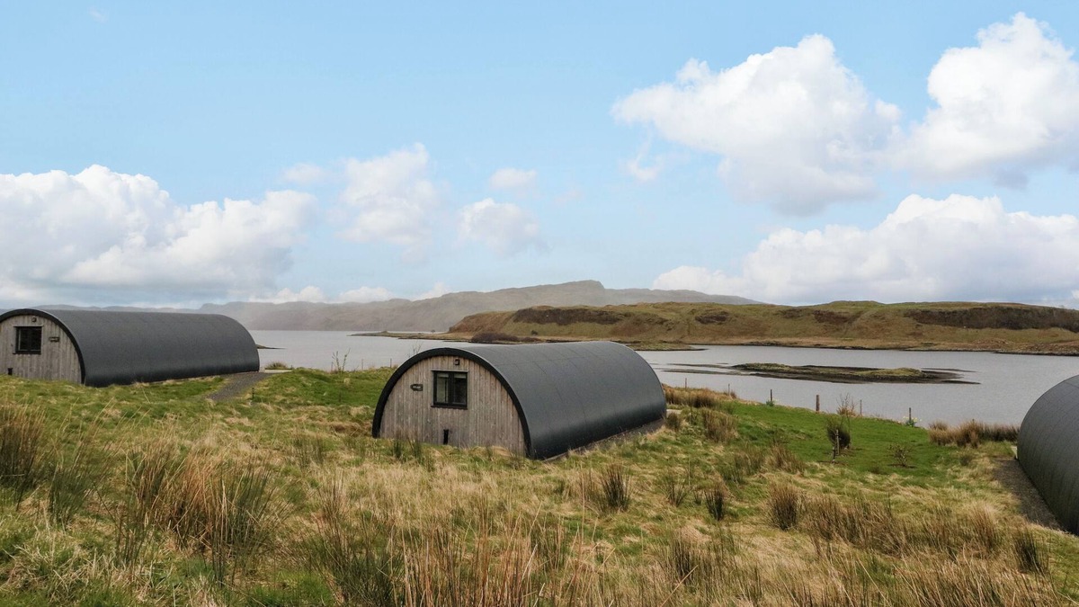 Isle of Luing Cottage | ERRAID, pet friendly, with a garden in Cullipool, Isle Of Luing