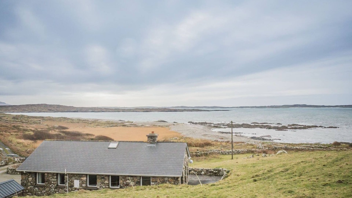 Clifden House | Errislannan Stone Cottage offers plenty of space and fabulous views.