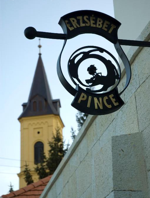 Tokaj Apartment | Erzsébet Pince