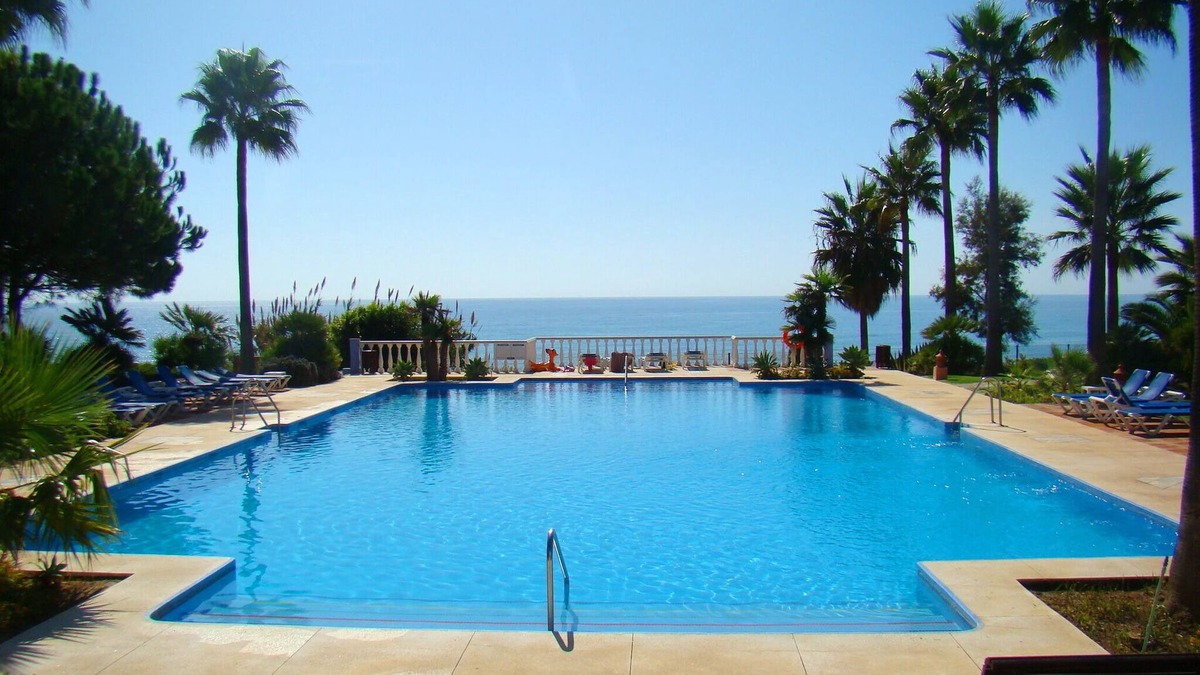 Costa del Sol Occidental Apartment | spacious apartment for 5 people on beachfront w. panoramis views