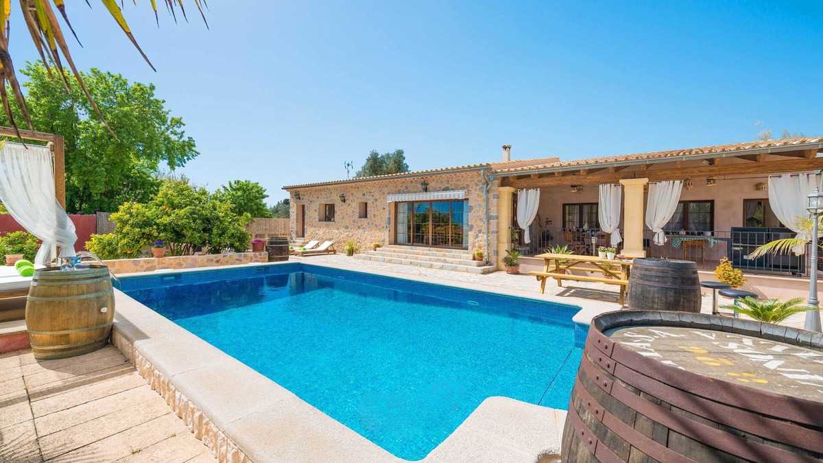 Binissalem Villa | ES BLANQUER DE NA FANI - Villa with private pool in Binissalem. Free WiFi