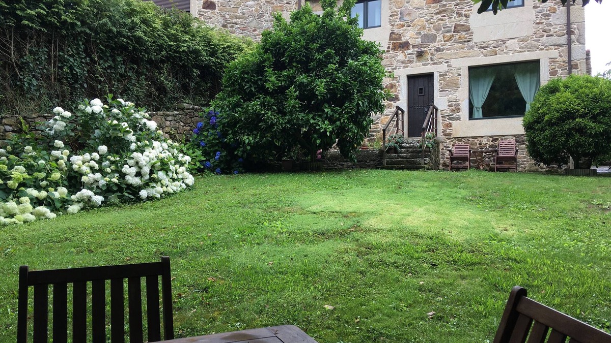 Cabana de Bergantinos House | CASA OSRONCAIRO-VILLA WITH GARDEN IN COSTA DA MORTE GALICIA