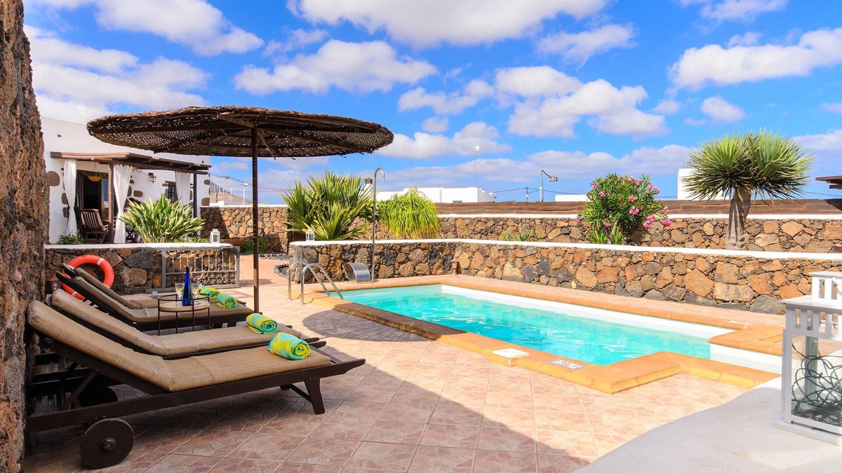 Guime Villa | Beautiful Country Villa with Pool, Terrace, Garden & Wi-Fi; Parking Available