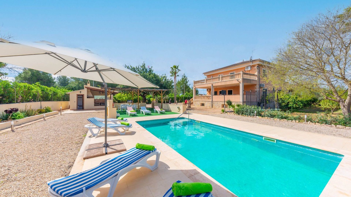Es Garrovers Villa | ES GARROVERET - Fabulous estate with private pool and free WiFi