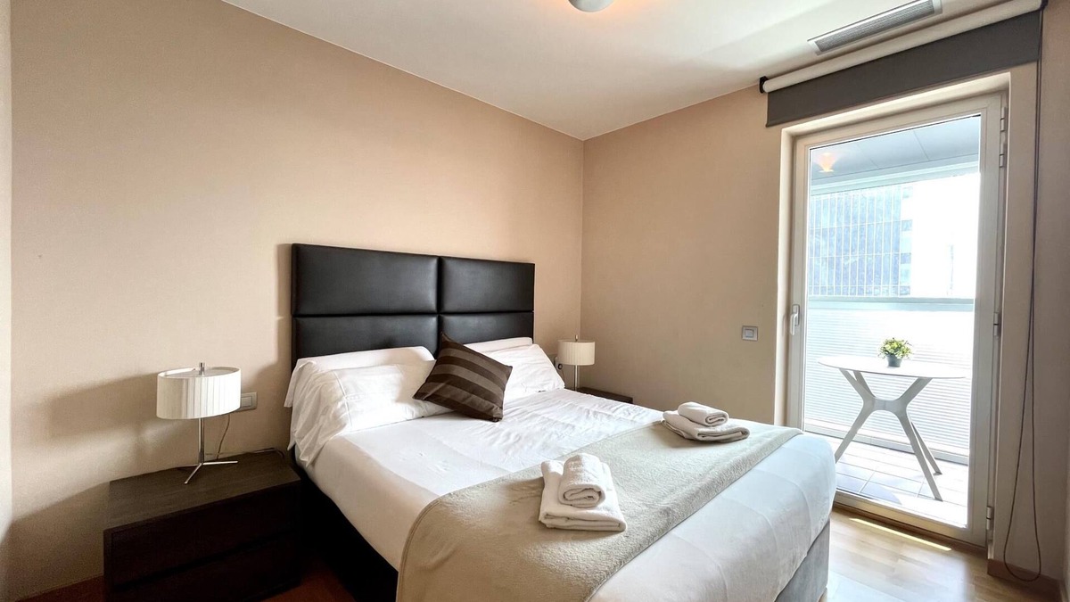 El Port Apartment | Apartment in front of Fira Gran Via
