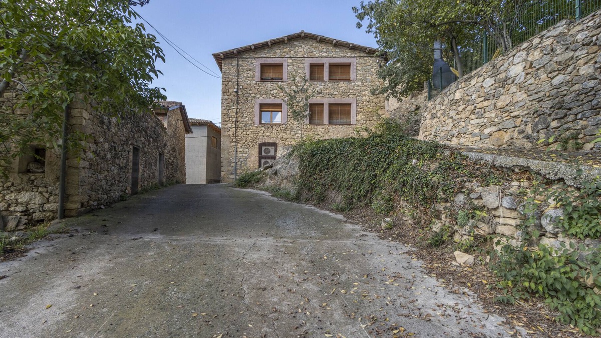 Gavet de la Conca Apartment | Apartment 'Casa Jaumet 2' in Sant Martí de Barcedana with Wi-Fi and Air Conditioning