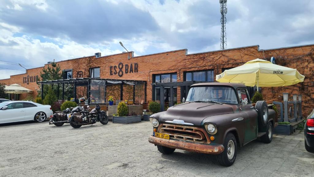 Lozina Hotel | Es8bar