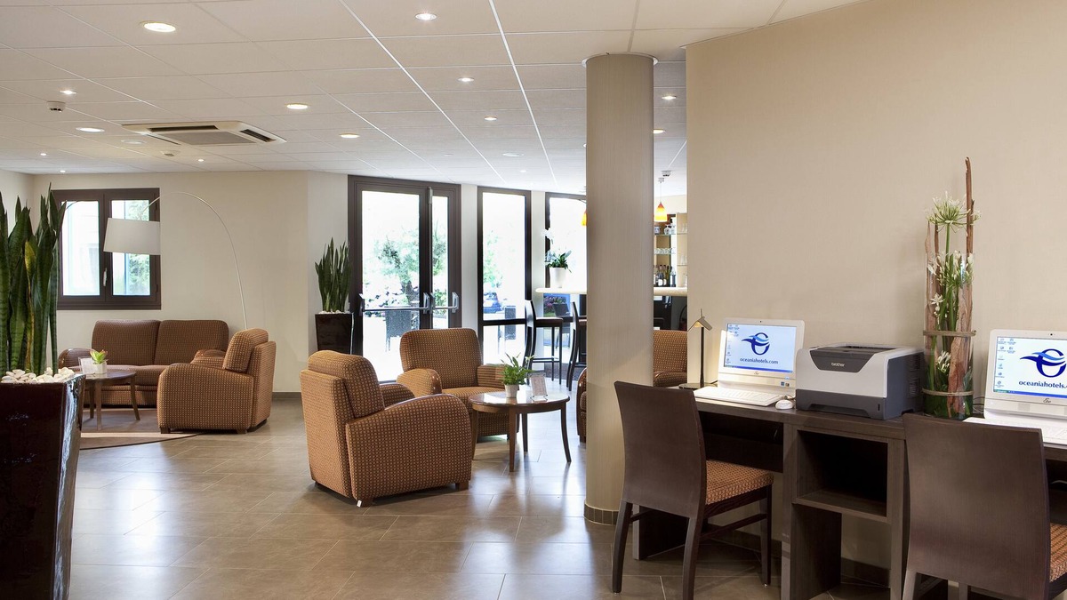 Bouguenais Hotel | Escale Oceania Nantes Aéroport