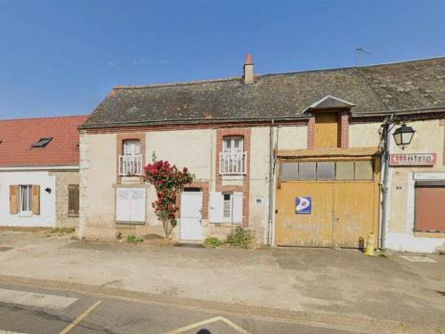 Saint-Hilaire-sur-Yerre House | Escapade Paisible: Gîte pour 8 à Saint-Hilaire-sur-Yerre, Jardin Clos, Proche Chateaudun et Chartres - FR-1-581-131