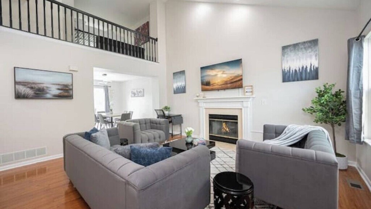 Galloway House | Escape 3BR w/Hot Tub and BBQ