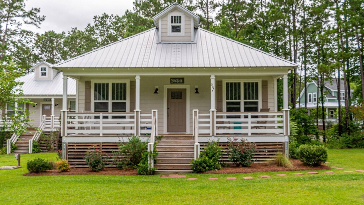 Minnesott Beach Cottage | Escape from the daily grind to the Black Duck!