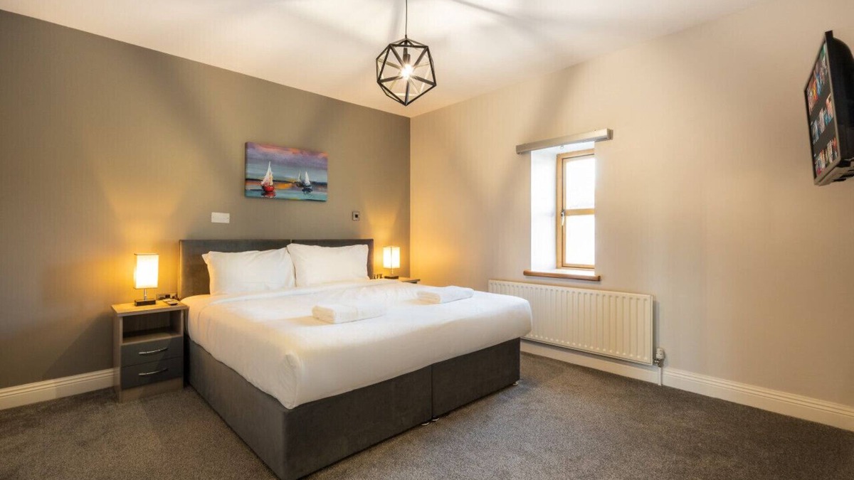Enniskillen House | Escape Ordinary at Castle Hume No.17 ~ 3 bedroom