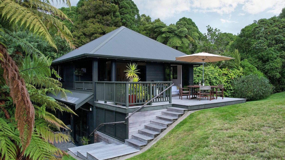 Waikanae House | Escape in Manu - Enjoy the best of the Kapiti Coast