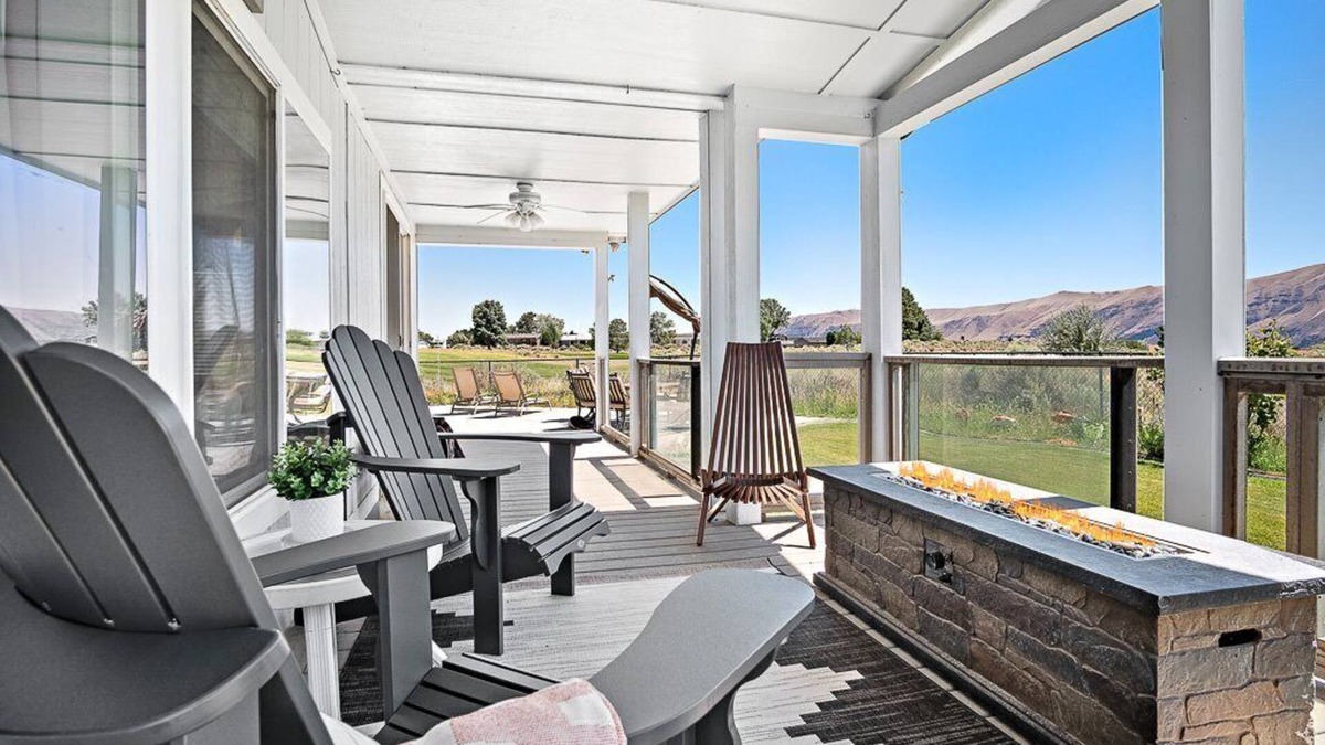Desert Aire House | Escape on the Green
