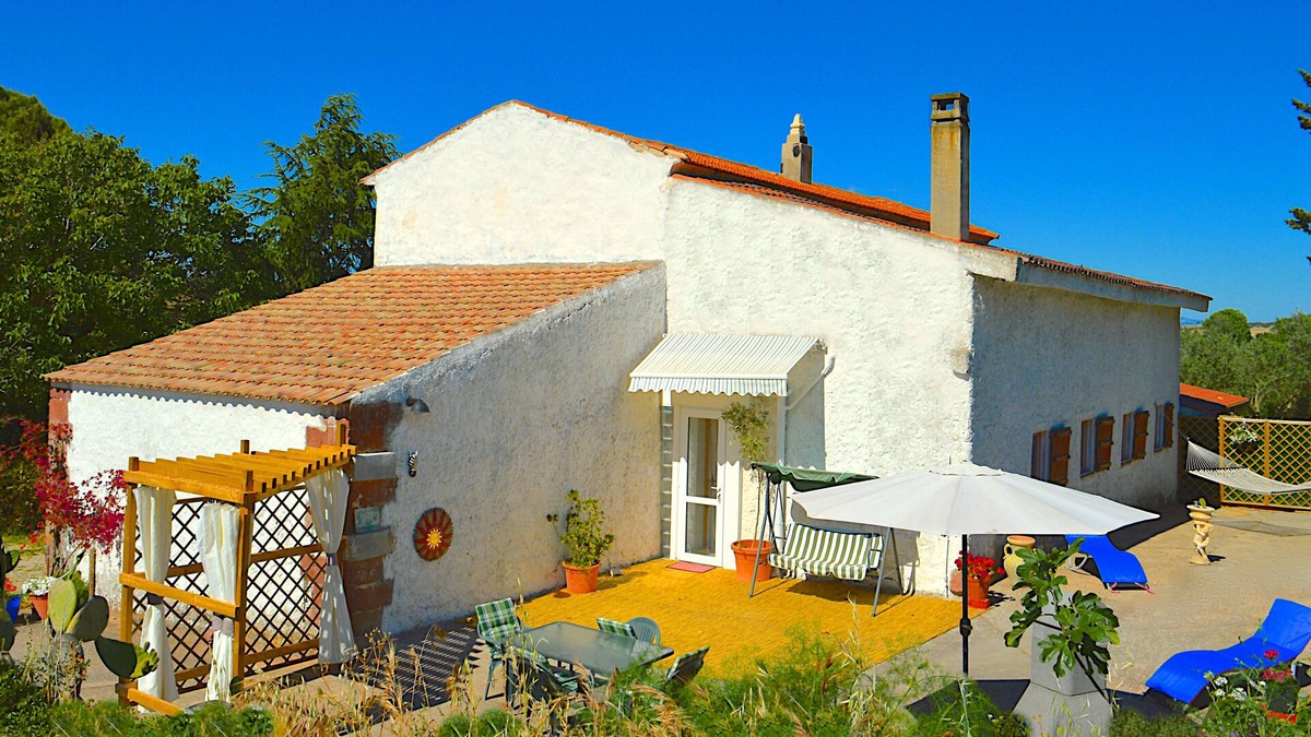 Martis Villa | Escape, Relax, Unwind, Private Accommodation & Close To Our Stunning Beaches.