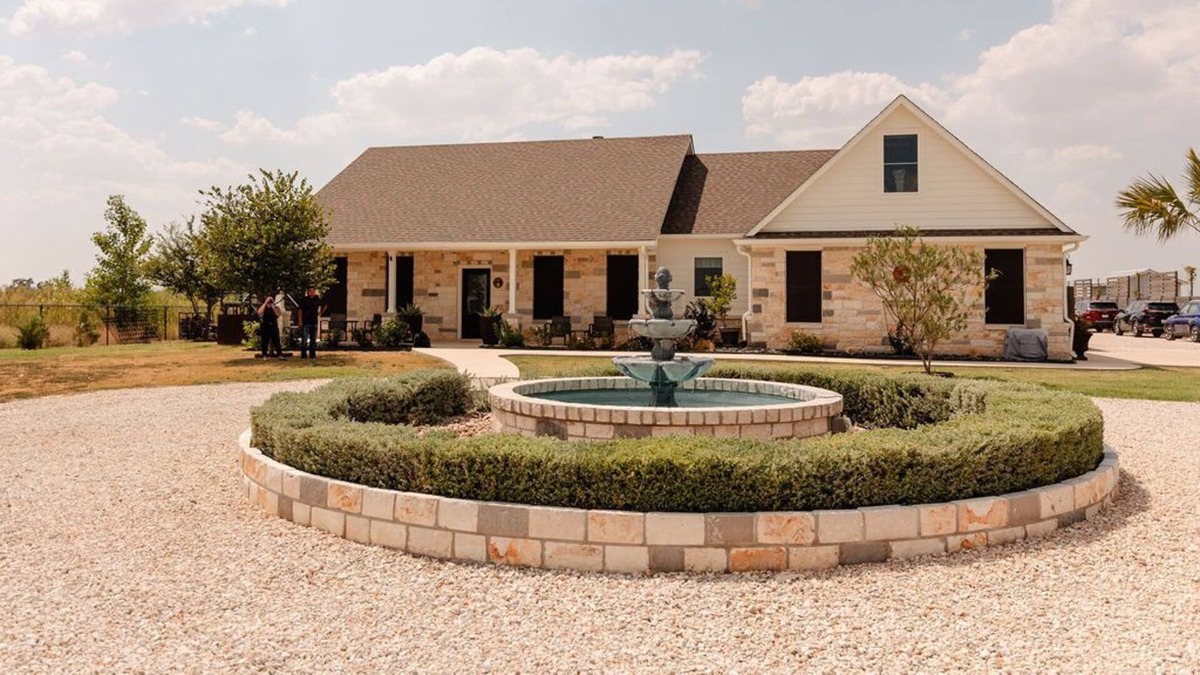 Taylor House | Escape the City to Tequila Ranch! Your private oasis on 2 acres!