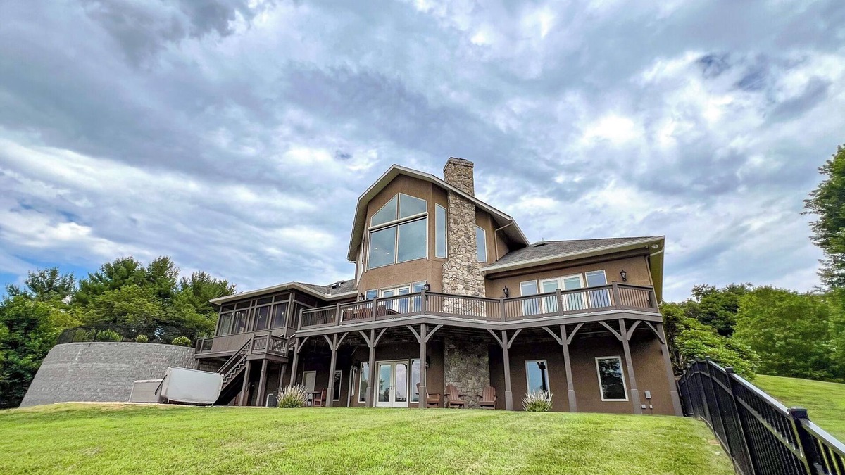 Lansing Cabin | Escape the Everyday -Find Peace in the High-Country This Sept @MountEverAfter