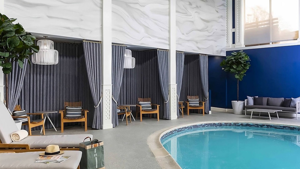 Historic Hill Apartment | Escape The Hustle and Bustle! Near Newport Mansions! with Indoor Pool!